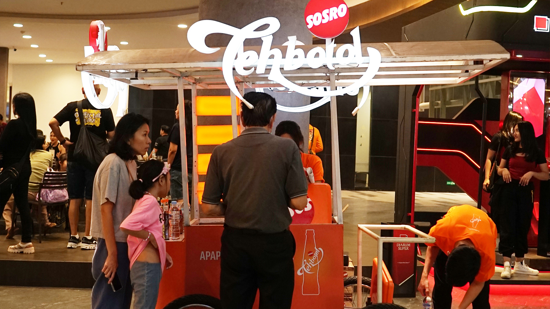 Tehbotol Sosro Hadirkan Nostalgia di Kampoeng Tempo Doeloe 2024