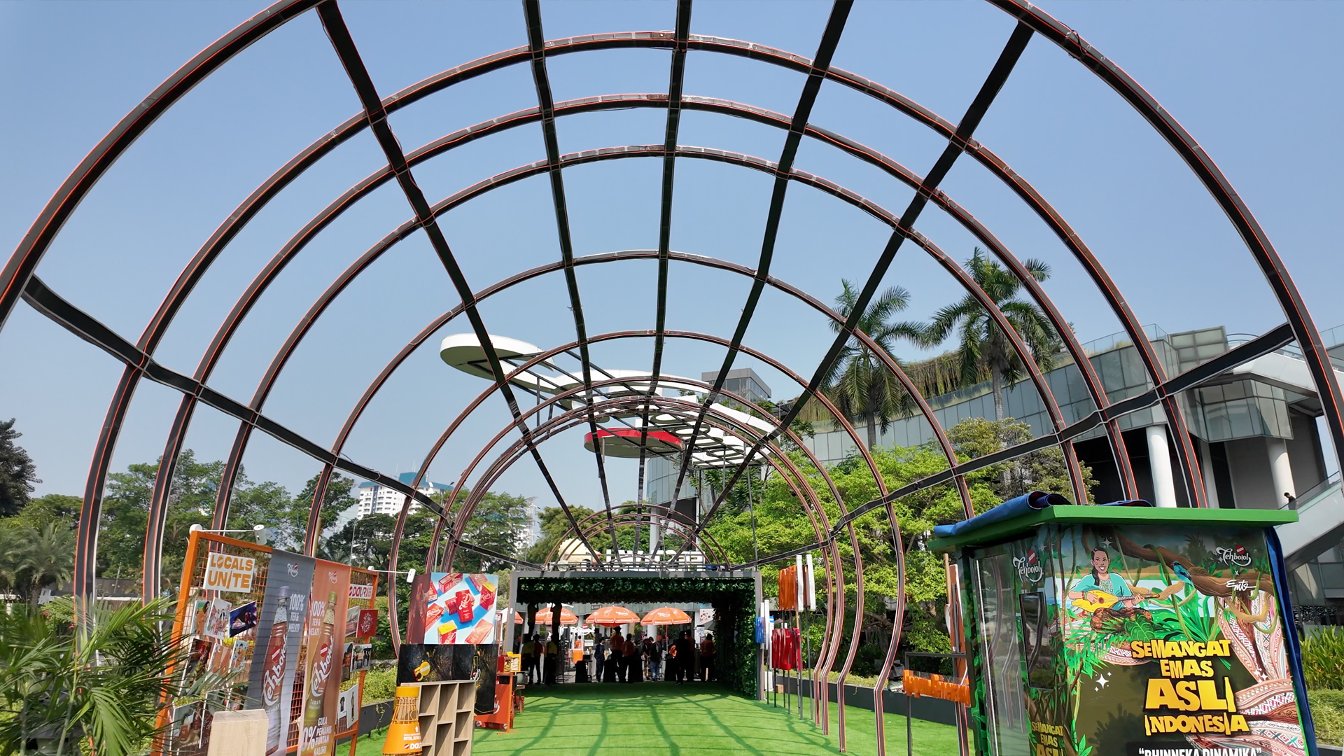 50 Tahun Perjalanan Emas Tehbotol Sosro Menyebar Cahaya Kebaikan